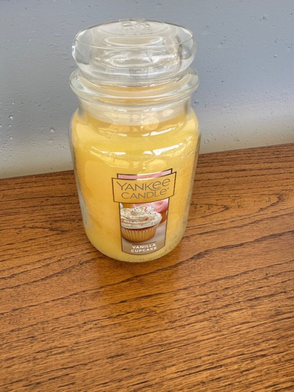 Yankee Candle Vanilla Cupcake Scented Large Jar Candle 22 Oz